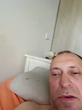 Snapshot of meateater1 chatting on November 5, 2025, 9:20 am meateater1 online show from November 5, 2025, 9:20 am