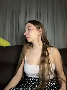 BarbaraFantasy online show from September 28, 2025, 8:03 pm