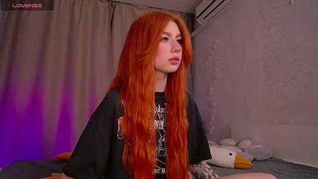 Evaa Moonn  online show from March 9, 2025, 11:35 pm