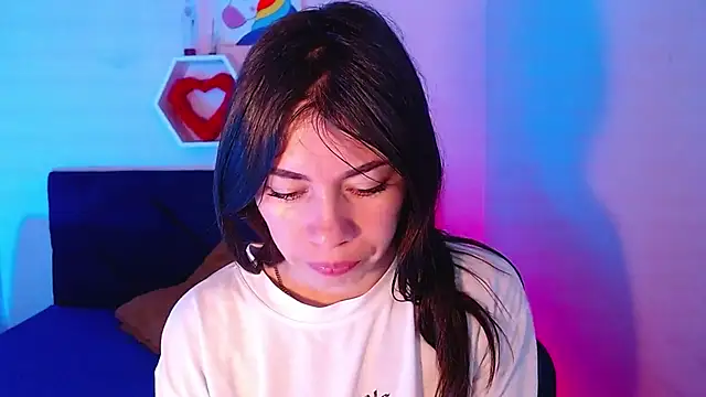 AnnaliOlsenX online show from December 22, 2024, 1:11 pm