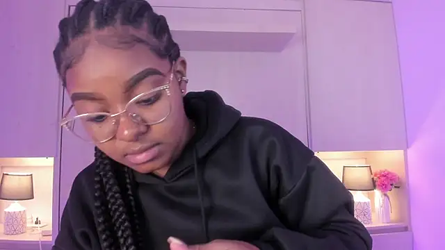 tamaraa smiith online show from October 10, 2025, 7:46 pm