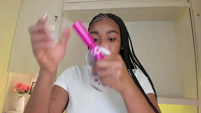 tamaraa smiith online show from February 17, 2026, 7:42 pm