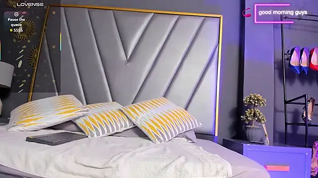 BrendaAdams  online show from February 26, 2026, 10:36 am