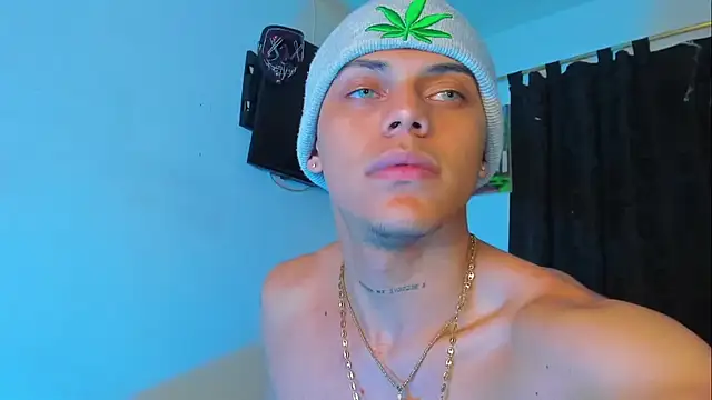 Snapshot of visaelX chatting on December 5, 2024, 6:21 am visaelX online show from December 5, 2024, 6:21 am