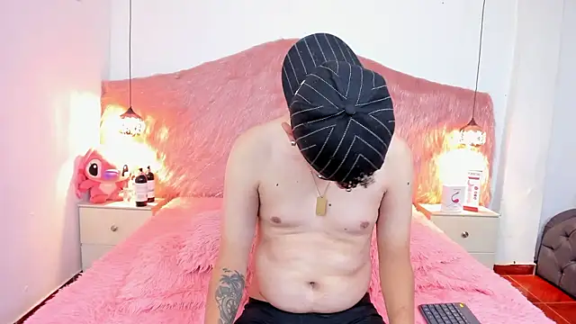 Derek and Skarlet online show from February 13, 2026, 10:55 am