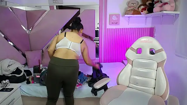  Miaaleon online show from October 14, 2025, 12:50 pm