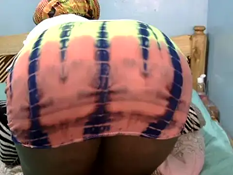 Snapshot of medinahswee chatting on February 5, 2025, 4:16 am medinahswee online show from February 5, 2025, 4:16 am