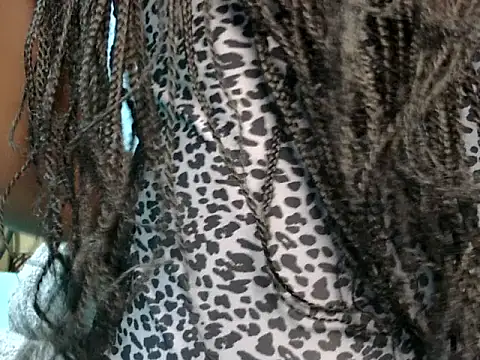 Snapshot of medinahswee chatting on October 21, 2025, 4:24 am medinahswee online show from October 21, 2025, 4:24 am