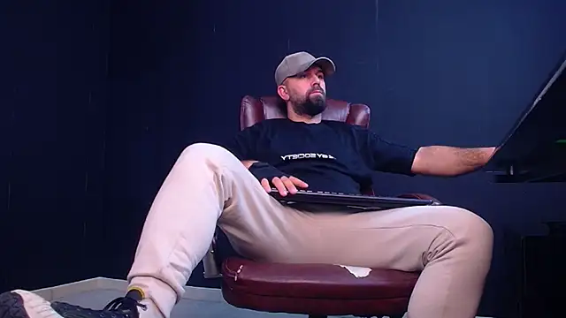 JackEthann online show from October 9, 2025, 4:54 am