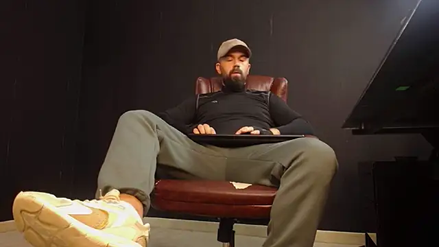 JackEthann online show from October 18, 2025, 5:10 am