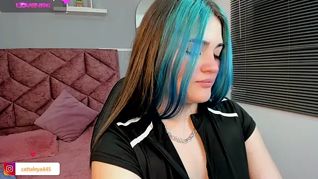 cattaleya    online show from January 28, 2025, 4:50 am