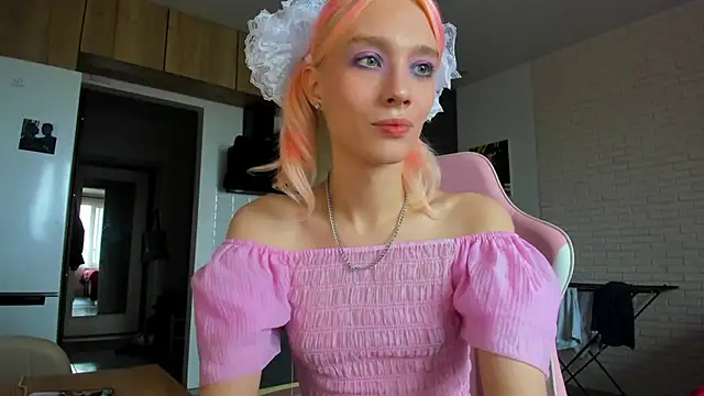  Alice Kitty online show from July 8, 2026, 8:19 am