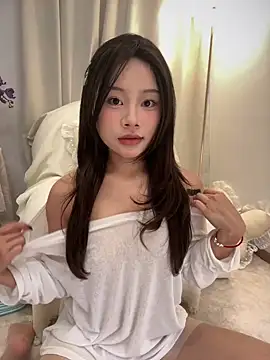 Hot Mm online show from November 16, 2025, 7:03 am