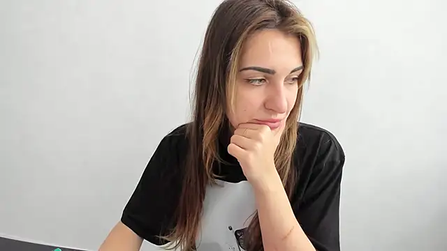 Summmmersky online show from March 15, 2025, 1:40 pm