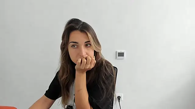 Summmmersky online show from October 27, 2025, 8:51 am