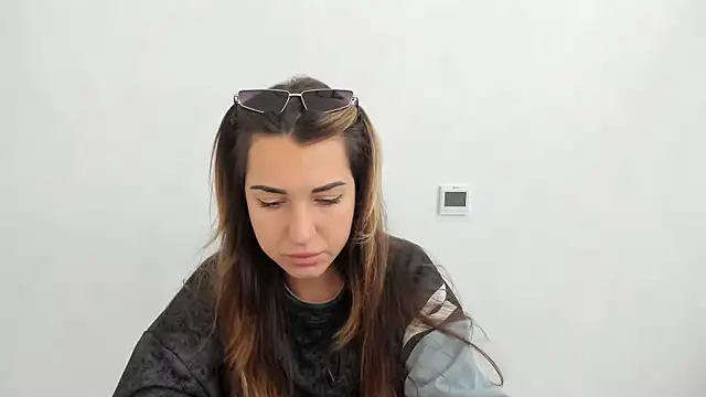 Summmmersky online show from November 12, 2025, 9:21 am