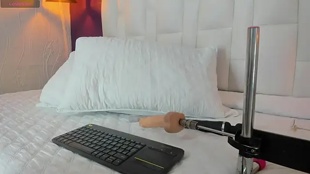 Abbyadams online show from January 22, 2025, 2:26 am