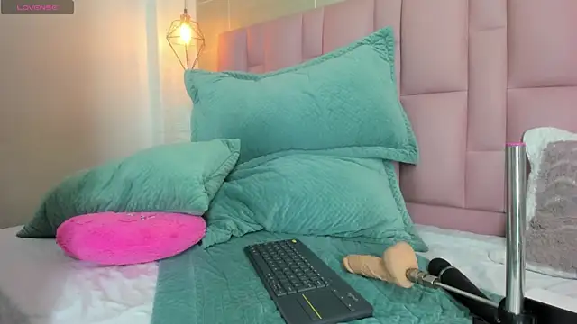 Abbyadams online show from March 9, 2025, 3:11 am