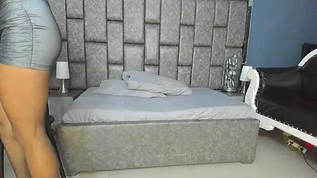 Matureyulyet online show from October 12, 2025, 9:08 am