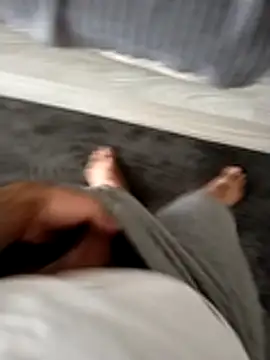 milf hunter 35 online show from April 19, 2026, 4:34 am