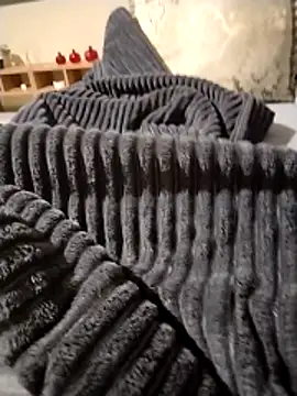 milf hunter 35 online show from April 19, 2026, 11:40 pm