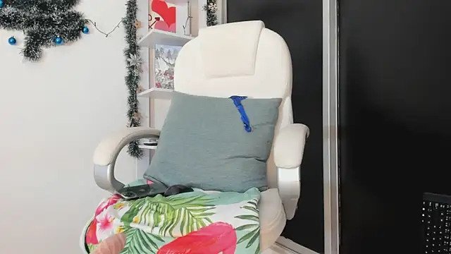 UrNewFantasy online show from January 5, 2025, 2:41 pm