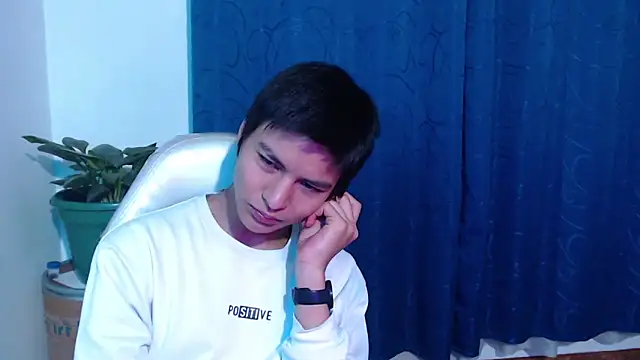 alanprince44 online show from January 22, 2025, 2:26 am