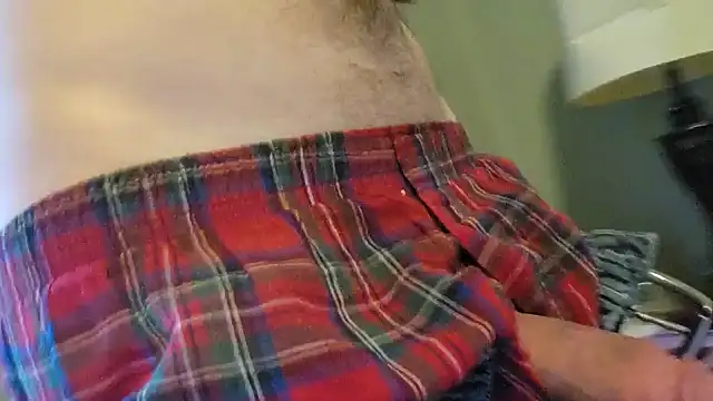 Bigoleslong98765 online show from October 16, 2025, 5:47 pm