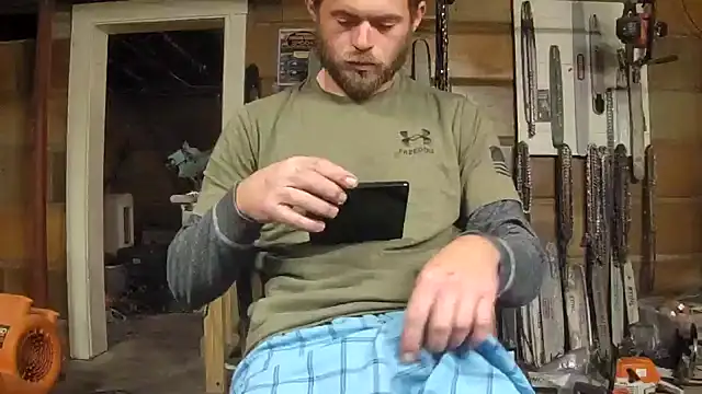 Bigoleslong98765 online show from October 25, 2025, 3:14 am