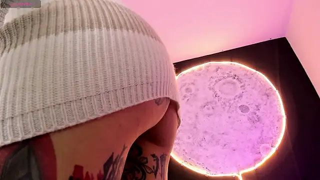 GinebraaFox  online show from March 1, 2025, 4:44 pm