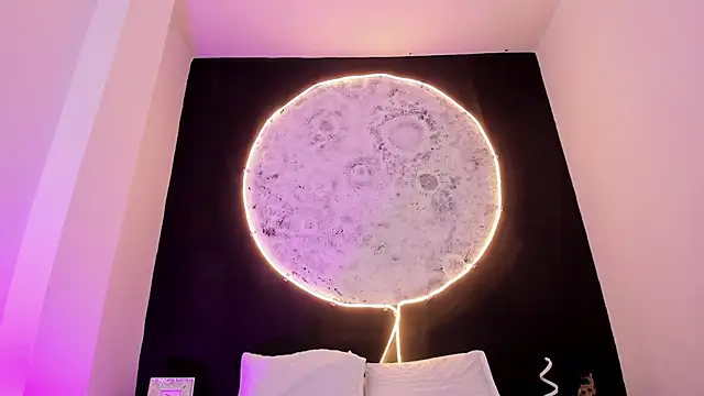 GinebraaFox  online show from March 17, 2025, 5:49 pm