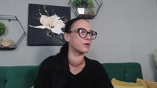 IzabelllNoir online show from October 8, 2025, 11:41 am