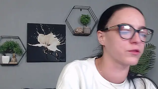 IzabelllNoir online show from February 24, 2026, 8:23 am