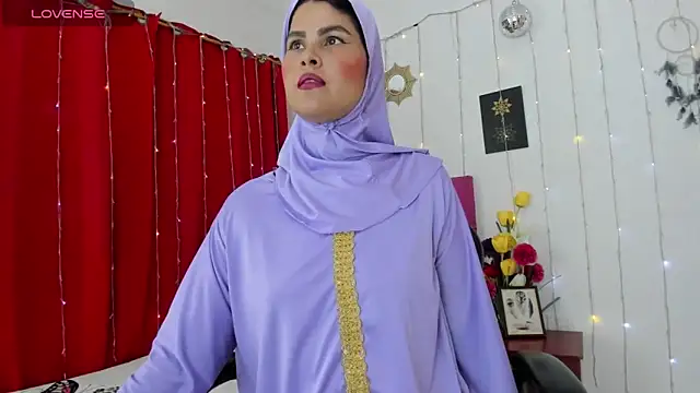 AishaAmin  online show from October 15, 2025, 12:16 pm