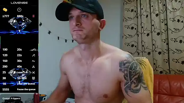 Snapshot of cuple_hoot_ chatting on November 5, 2025, 5:29 am cuple hoot online show from November 5, 2025, 5:29 am