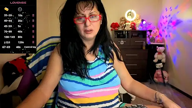 YourDreamLoverr online show from November 28, 2025, 12:24 am