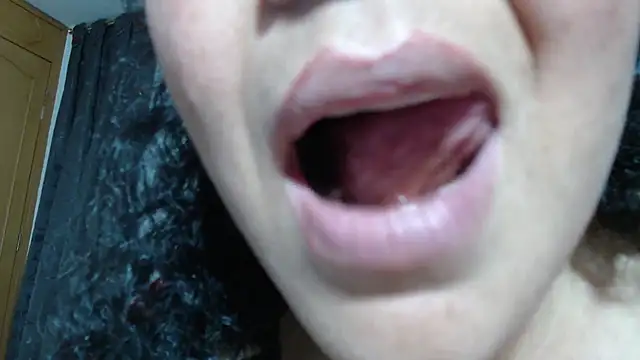 Sharickleon11 online show from February 4, 2025, 2:28 am