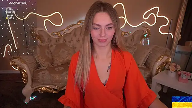 ChloeBrightt online show from October 6, 2025, 7:55 pm