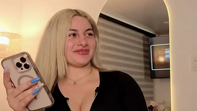 Snapshot of AtheneaRossi chatting on October 12, 2025, 2:32 am AtheneaRossi online show from October 12, 2025, 2:32 am