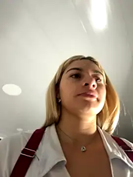 Snapshot of AtheneaRossi chatting on October 30, 2025, 12:06 pm AtheneaRossi online show from October 30, 2025, 12:06 pm