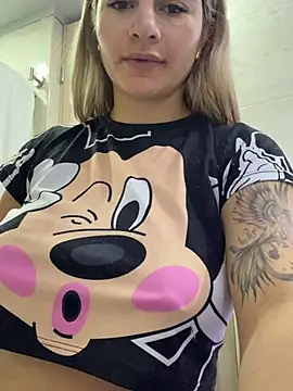 Snapshot of AtheneaRossi chatting on February 20, 2026, 12:05 pm AtheneaRossi online show from February 20, 2026, 12:05 pm