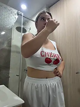 Snapshot of AtheneaRossi chatting on March 12, 2026, 11:16 am AtheneaRossi online show from March 12, 2026, 11:16 am