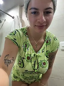 Snapshot of AtheneaRossi chatting on March 18, 2026, 10:07 am AtheneaRossi online show from March 18, 2026, 10:07 am