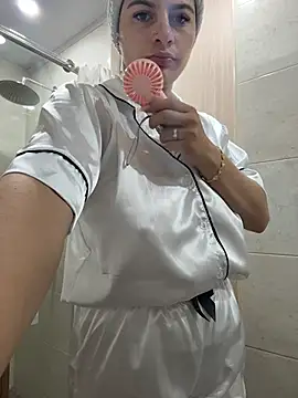 Snapshot of AtheneaRossi chatting on March 20, 2026, 10:09 am AtheneaRossi online show from March 20, 2026, 10:09 am