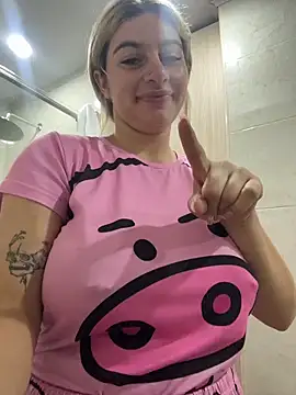 Snapshot of AtheneaRossi chatting on March 24, 2026, 9:25 am AtheneaRossi online show from March 24, 2026, 9:25 am