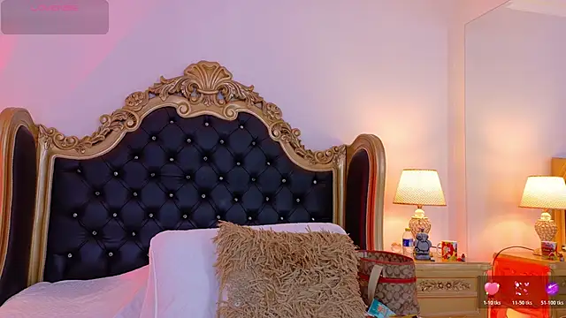 AdelinaVans online show from March 10, 2026, 11:26 am