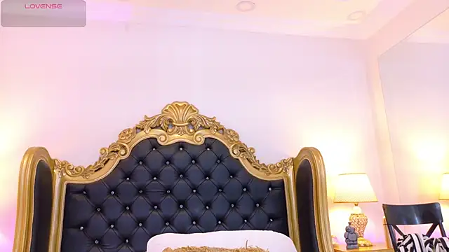 AdelinaVans online show from April 11, 2026, 11:25 am