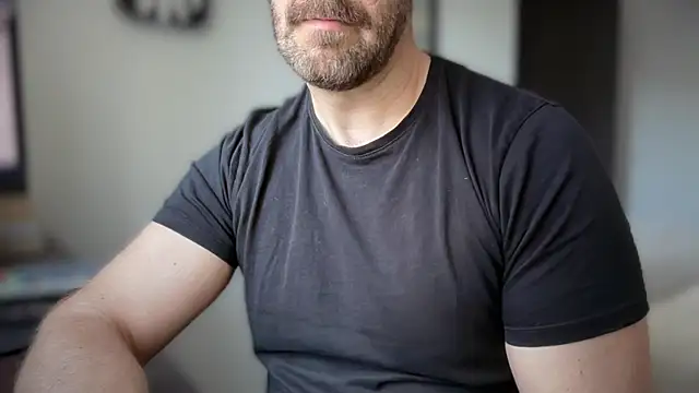 Mr Beef online show from April 20, 2026, 8:17 am