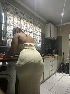 Snapshot of Bootyfulbarbiie chatting on February 22, 2025, 4:40 am Bootyfulbarbiie online show from February 22, 2025, 4:40 am