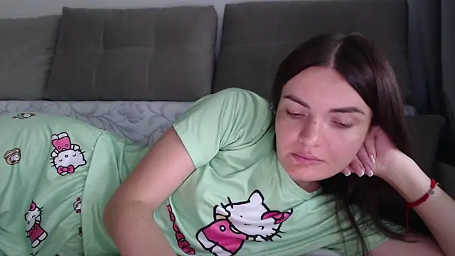  JustmeHere  online show from October 11, 2025, 9:30 am